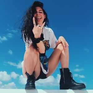 Meet your Posher, Victoria